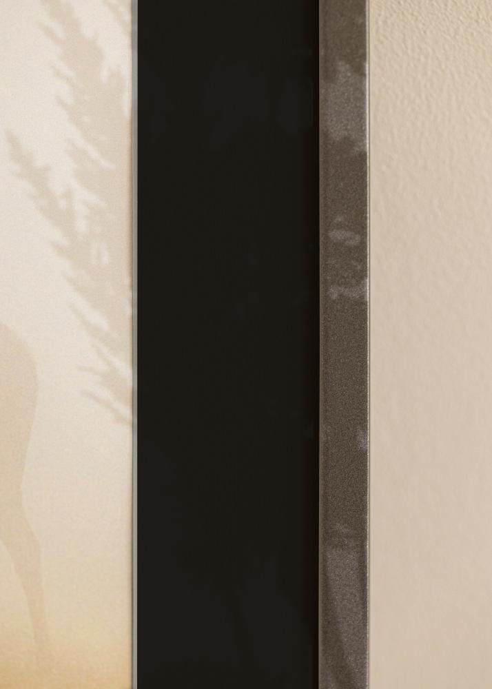 Cadre Edsbyn Graphite 18x24 cm - Passe-partout Noir 13x17 cm