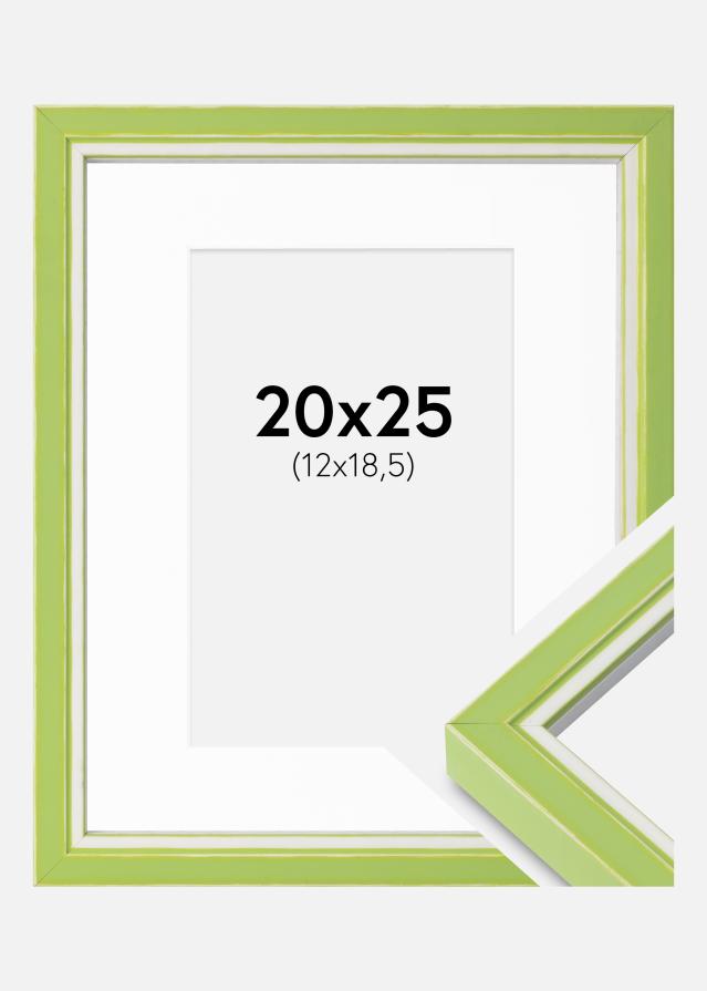 Cadre Diana Vert clair 20x25 cm - Passe-partout Blanc 13x19,5 cm