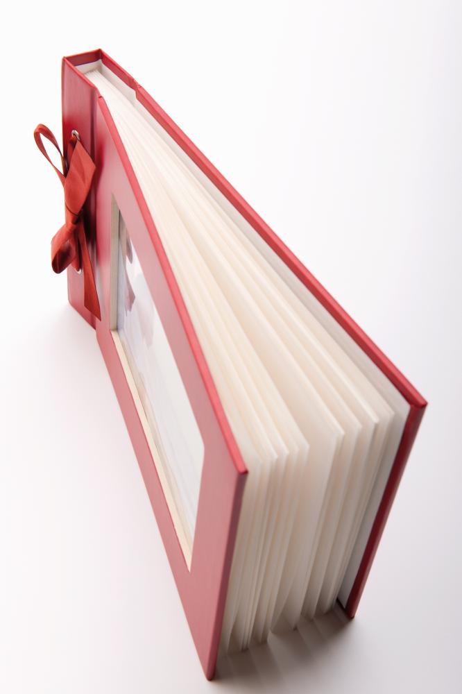 Trendline Albums Photo Rouge - 23,5x16 cm (40 Blanc pages / 20 feuille)