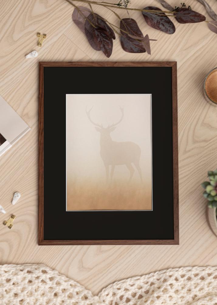 Cadre Galant Noyer 50x70 cm - Passe-partout Noir 33x56 cm